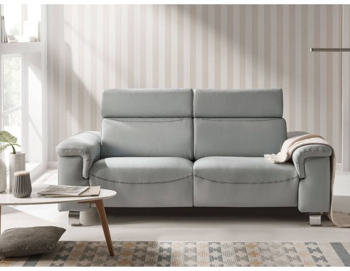 SOFÁ DE DISEÑO ELEGANTE EN PIEL... SOFÁ DE DISEÑO ELEGANTE EN PIEL...